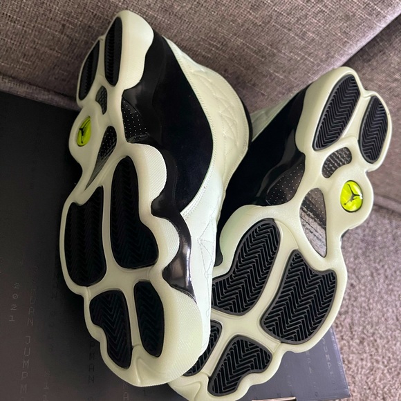 Air Jordan 13 Low Singles' Day Size 11.5 DM0803-300 - Picture 6 of 10